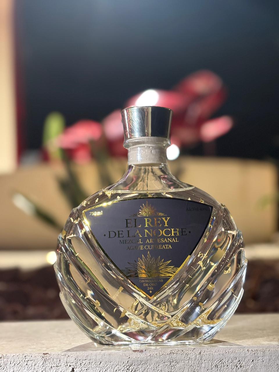 Mezcal Oro - Edición Especial con Hojuelas de Oro de 24k