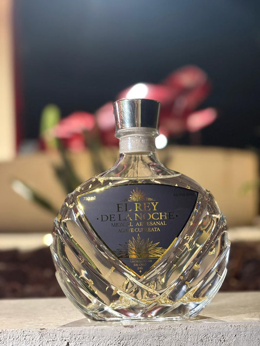 Mezcal Oro - Edición Especial con Hojuelas de Oro de 24k